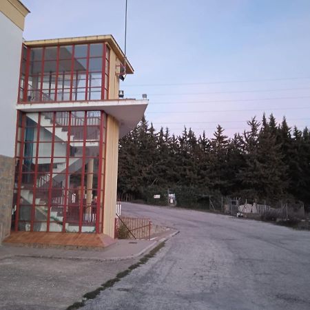 Apartamentos Refugio Del Viajero Parauta Bagian luar foto