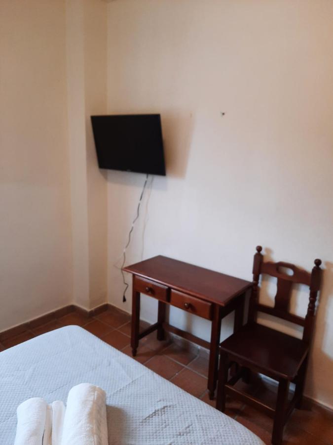 Apartamentos Refugio Del Viajero Parauta Bagian luar foto