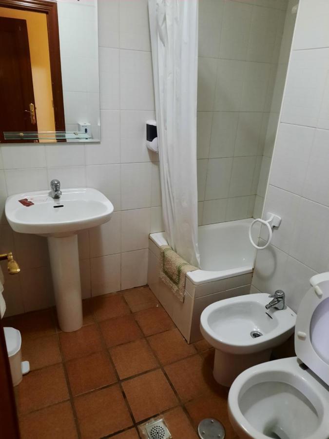 Apartamentos Refugio Del Viajero Parauta Bagian luar foto