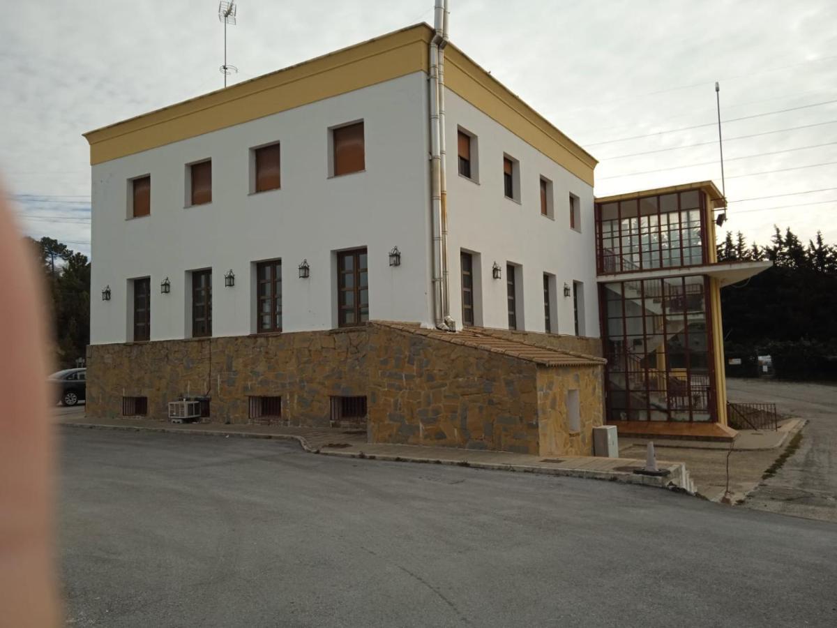 Apartamentos Refugio Del Viajero Parauta Bagian luar foto