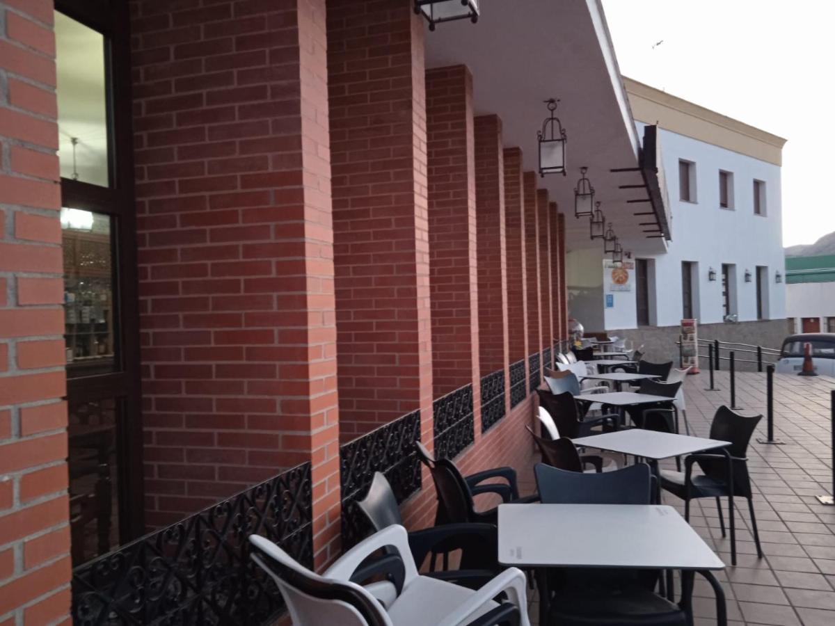 Apartamentos Refugio Del Viajero Parauta Bagian luar foto