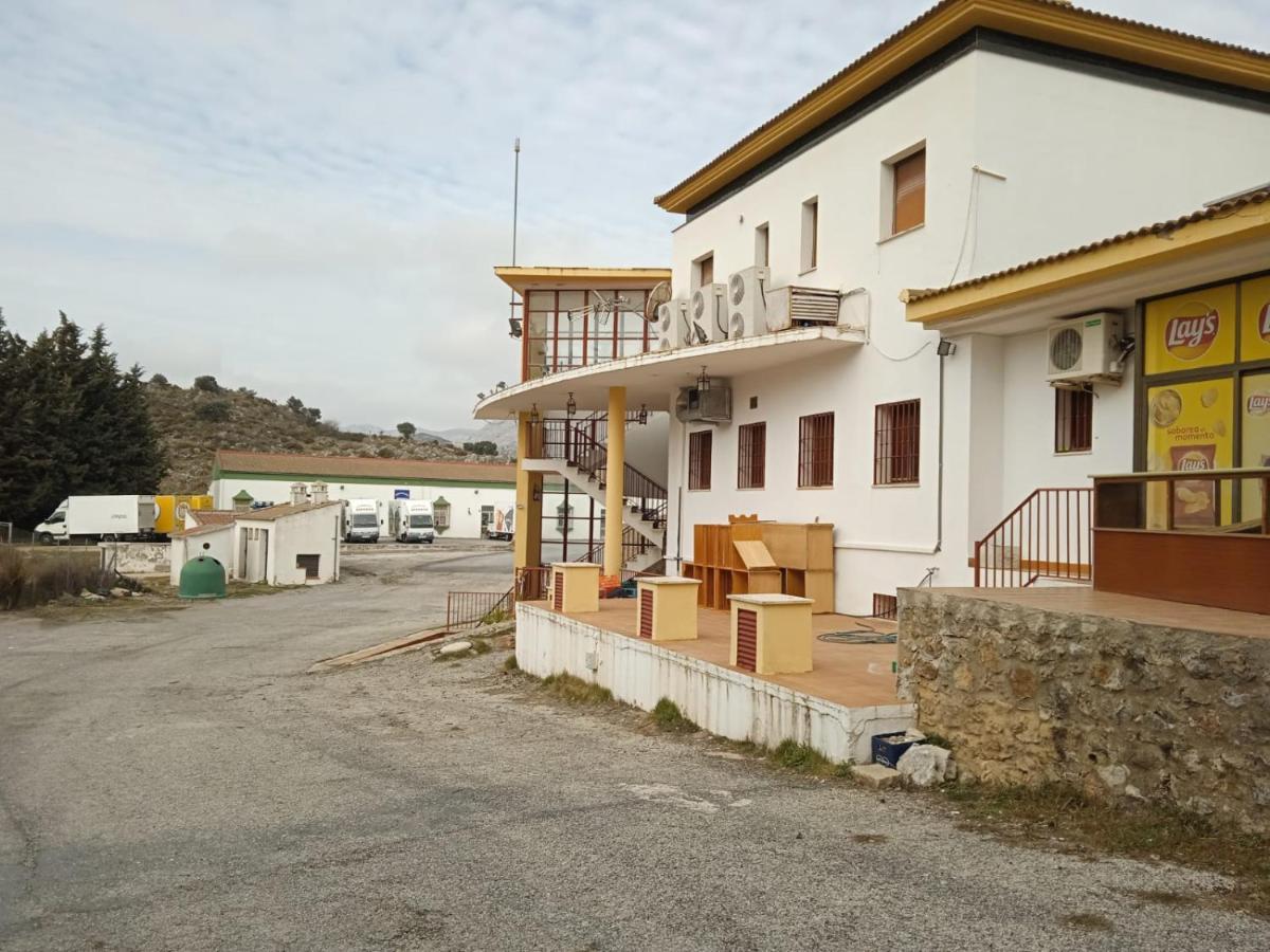 Apartamentos Refugio Del Viajero Parauta Bagian luar foto