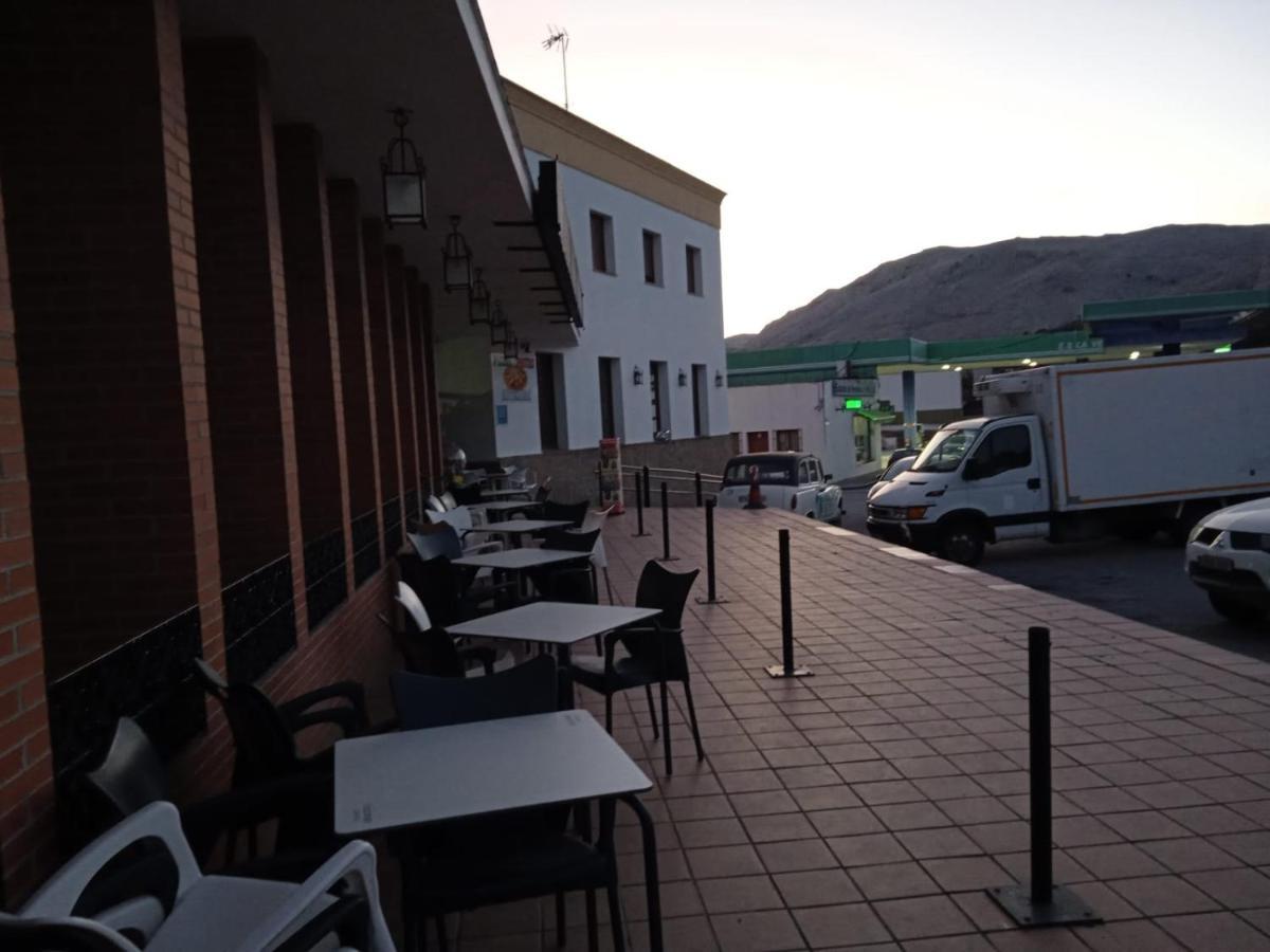 Apartamentos Refugio Del Viajero Parauta Bagian luar foto