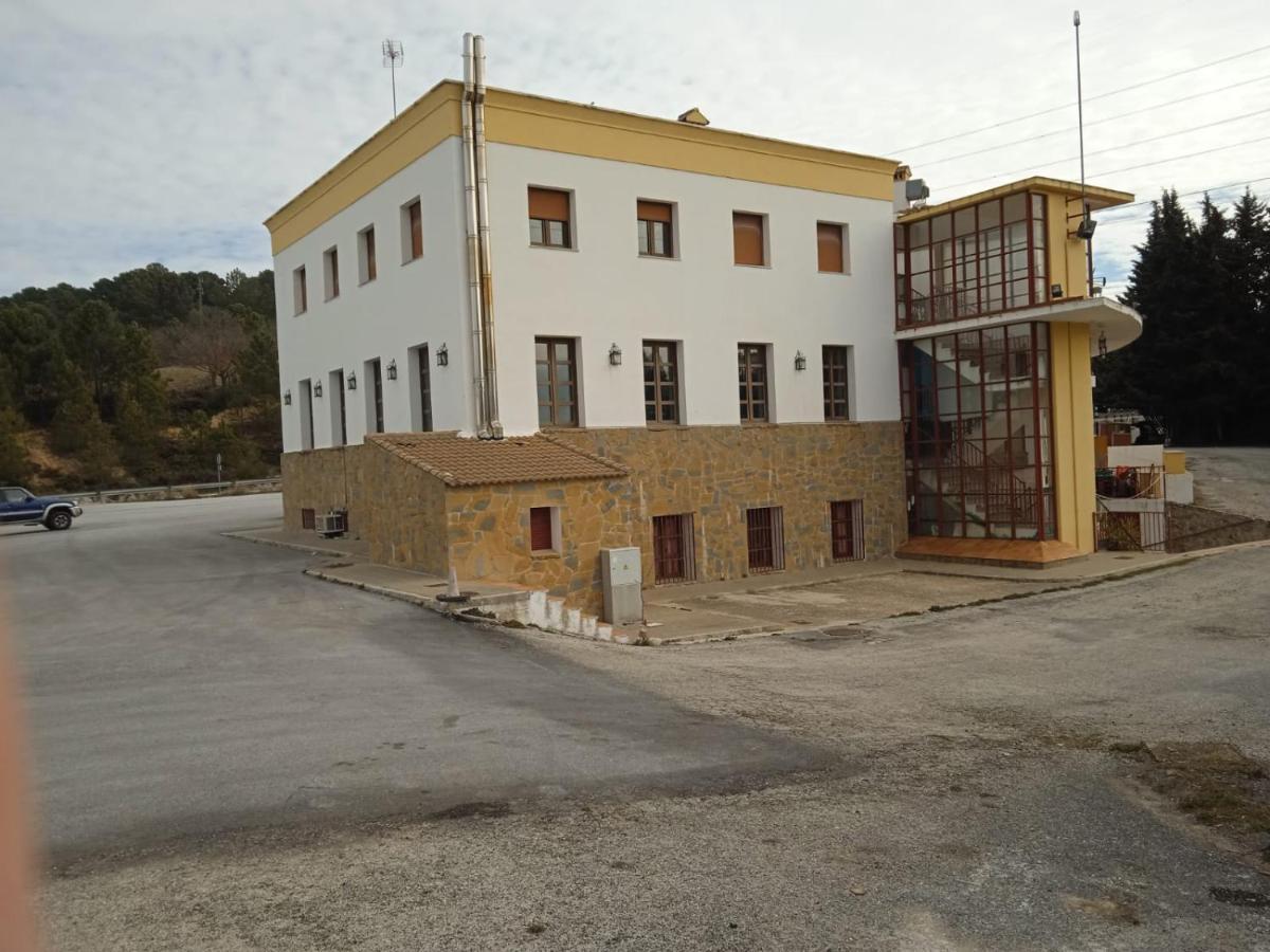 Apartamentos Refugio Del Viajero Parauta Bagian luar foto