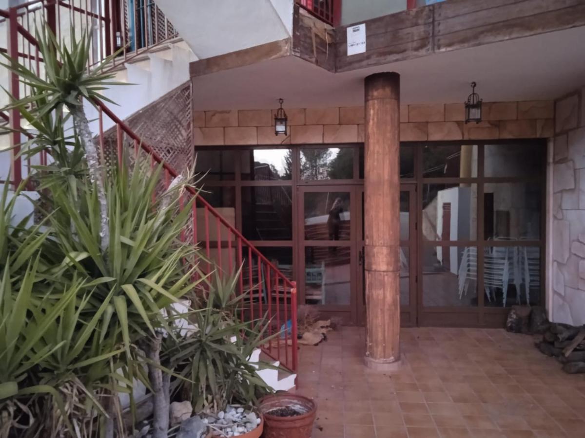 Apartamentos Refugio Del Viajero Parauta Bagian luar foto